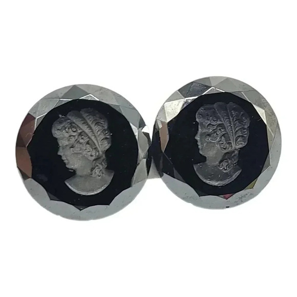 Intaglio Cameo Reverse Carved Black Glass Clip On Earrings Vintage 1.5" x 1.5" - Picture 1 of 5